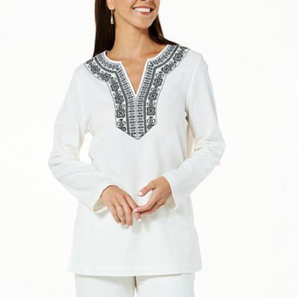 Jaclyn Smith Black Cream Embroidered VNeck Pull Over Blouse Large - Picture 1 of 2